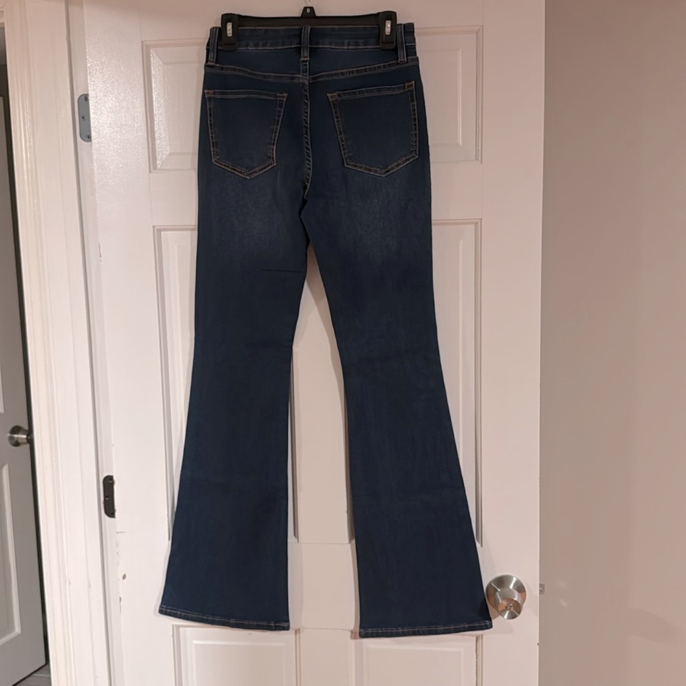 NWT FASHION NOVA Flared Jeans - Picture 3 of 4